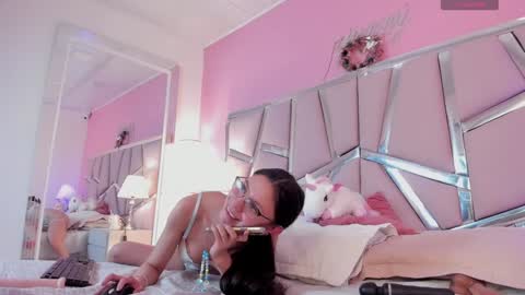 Snapshot of bonniepark_ chatting on December 28, 2024, 6:29 pm Bonnie online show from December 28, 2024, 6:29 pm