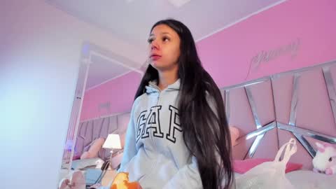 Snapshot of bonniepark_ chatting on January 14, 2025, 12:35 pm Bonnie online show from January 14, 2025, 12:35 pm