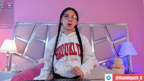 Snapshot of bonniepark_ chatting on January 16, 2025, 1:14 pm Bonnie online show from January 16, 2025, 1:14 pm