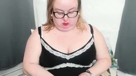 Snapshot of bonnieshining chatting on December 5, 2024, 8:44 am Bonnie online show from December 5, 2024, 8:44 am