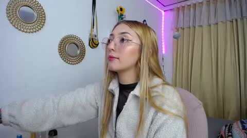 Soffy Brooks Independent model online show from March 5, 2025, 3:08 am