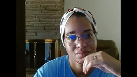Snapshot of bonvivantb chatting on October 9, 2025, 1:31 pm Queen Bon Vivantt online show from October 9, 2025, 1:31 pm