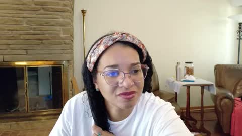 Snapshot of bonvivantb chatting on October 17, 2025, 5:04 pm Queen Bon Vivantt online show from October 17, 2025, 5:04 pm