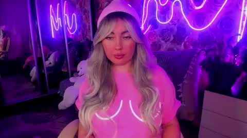 Snapshot of bonybenessy chatting on October 17, 2025, 8:22 pm Mira online show from October 17, 2025, 8:22 pm