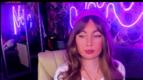 Snapshot of bonybenessy chatting on October 26, 2025, 7:42 pm Mira online show from October 26, 2025, 7:42 pm