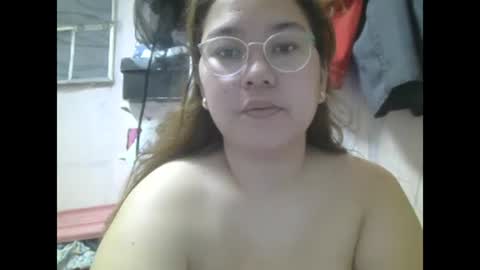 Snapshot of boobsiemarie chatting on February 12, 2025, 5:47 am MommyMarie-Singlemom of 2. online show from February 12, 2025, 5:47 am