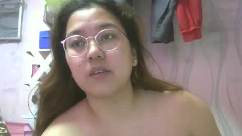 Snapshot of boobsiemarie chatting on March 9, 2025, 11:36 am MommyMarie-Singlemom of 2. online show from March 9, 2025, 11:36 am
