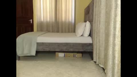 booby_candy online show from May 4, 2026, 12:01 pm
