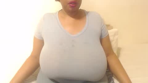 boobyqueen online show from September 29, 2025, 6:46 pm