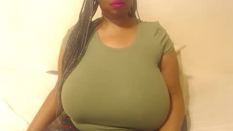 boobyqueen online show from November 21, 2025, 2:43 am