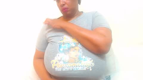 boobyqueen online show from May 4, 2026, 2:13 pm