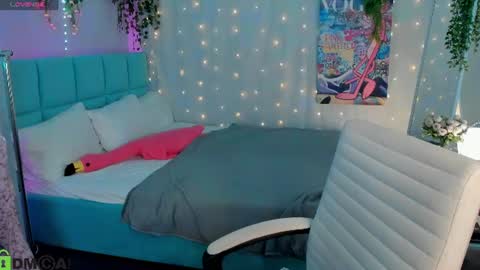 Milena online show from July 3, 2026, 3:02 am