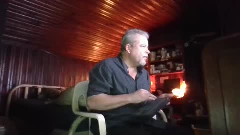 Snapshot of booshy chatting on October 5, 2025, 2:10 am Booshwa online show from October 5, 2025, 2:10 am