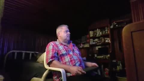 Snapshot of booshy chatting on October 16, 2025, 4:08 pm Booshwa online show from October 16, 2025, 4:08 pm