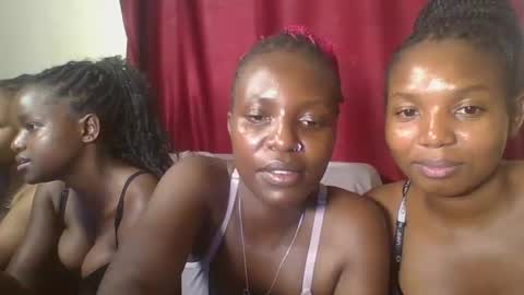 Snapshot of bootie_caramel chatting on February 19, 2025, 12:35 am bootie_caramel online show from February 19, 2025, 12:35 am