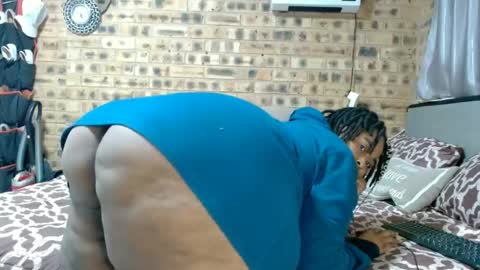 bootytwerkxxx online show from July 12, 2026, 4:47 am