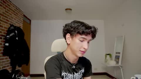 Bream online show from December 18, 2025, 1:06 pm