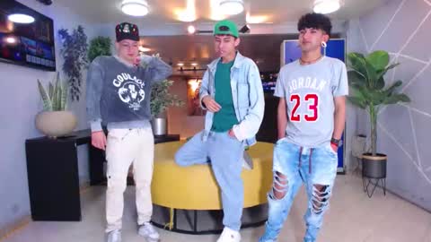 THOMAS AND DAMIAND online show from October 15, 2025, 4:12 am