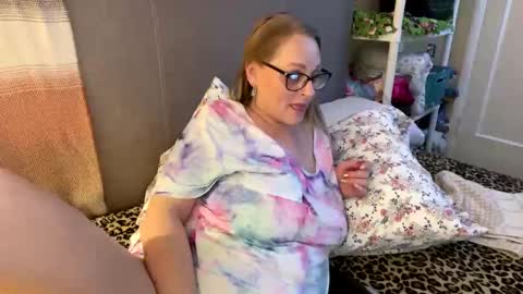 BossMom online show from January 29, 2025, 7:53 pm