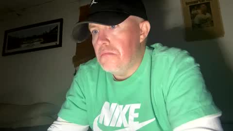 bostonirish45 online show from May 9, 2026, 5:12 am