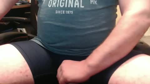 bouch1986 online show from February 16, 2025, 3:37 am