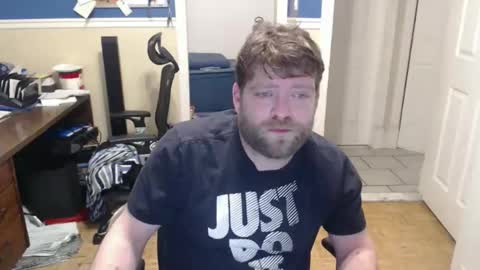 bouch1986 online show from February 1, 2026, 5:28 am