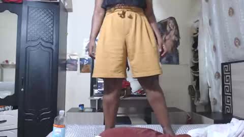 bouncingassxx online show from April 2, 2026, 8:17 pm