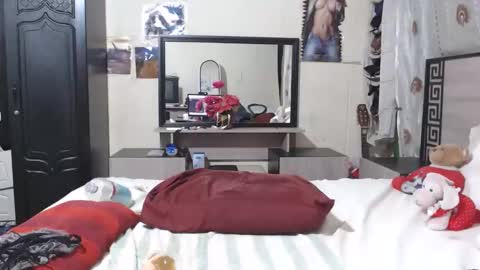 bouncingassxx online show from April 3, 2026, 6:17 pm