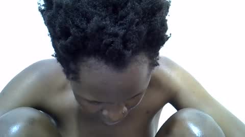 bouncy_vee online show from June 17, 2026, 1:12 pm