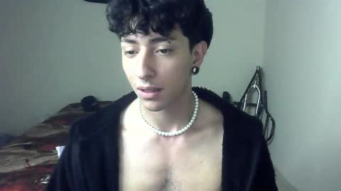 Snapshot of boy_fox_guys chatting on December 16, 2024, 3:22 pm Boy Astro online show from December 16, 2024, 3:22 pm