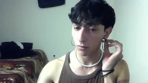 Snapshot of boy_fox_guys chatting on December 19, 2024, 11:46 pm Boy Astro online show from December 19, 2024, 11:46 pm