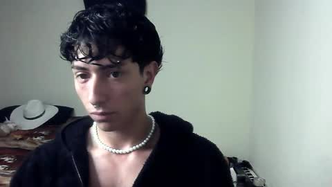 Snapshot of boy_fox_guys chatting on December 23, 2024, 10:53 am Boy Astro online show from December 23, 2024, 10:53 am