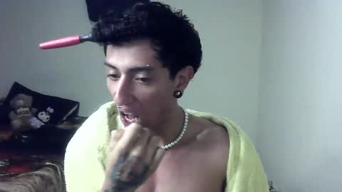 Snapshot of boy_fox_guys chatting on December 26, 2024, 12:03 am Boy Astro online show from December 26, 2024, 12:03 am