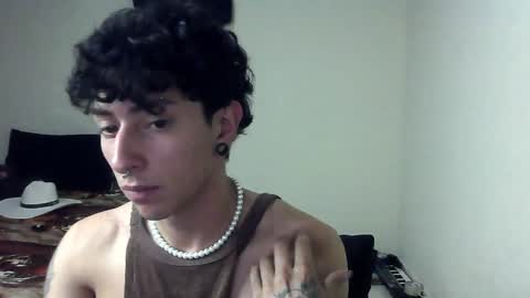 Snapshot of boy_fox_guys chatting on December 26, 2024, 3:06 am Boy Astro online show from December 26, 2024, 3:06 am