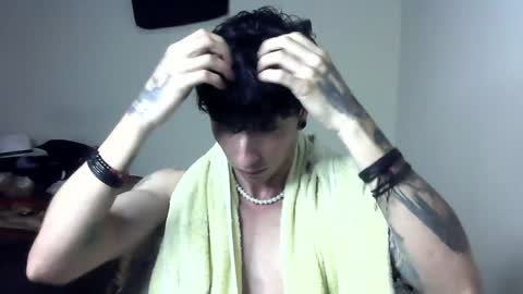 Snapshot of boy_fox_guys chatting on December 31, 2024, 11:06 pm Boy Astro online show from December 31, 2024, 11:06 pm