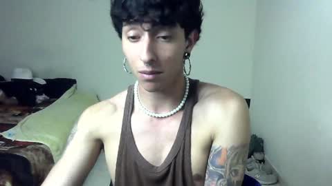 Snapshot of boy_fox_guys chatting on January 1, 2025, 2:09 am Boy Astro online show from January 1, 2025, 2:09 am