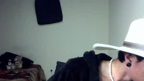 Snapshot of boy_fox_guys chatting on January 6, 2025, 12:02 pm Boy Astro online show from January 6, 2025, 12:02 pm