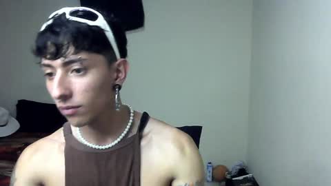 Snapshot of boy_fox_guys chatting on January 8, 2025, 1:53 am Boy Astro online show from January 8, 2025, 1:53 am
