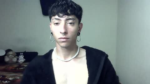 Snapshot of boy_fox_guys chatting on January 15, 2025, 1:09 pm Boy Astro online show from January 15, 2025, 1:09 pm