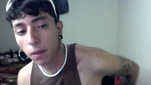 Snapshot of boy_fox_guys chatting on January 18, 2025, 3:20 am Boy Astro online show from January 18, 2025, 3:20 am