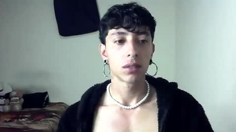 Snapshot of boy_fox_guys chatting on January 26, 2025, 12:01 pm Boy Astro online show from January 26, 2025, 12:01 pm