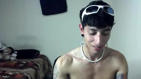 Snapshot of boy_fox_guys chatting on February 6, 2025, 2:22 am Boy Astro online show from February 6, 2025, 2:22 am