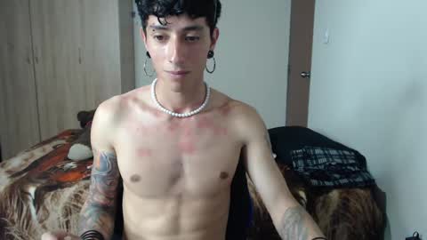 Snapshot of boy_fox_guys chatting on February 12, 2025, 4:23 am Boy Astro online show from February 12, 2025, 4:23 am