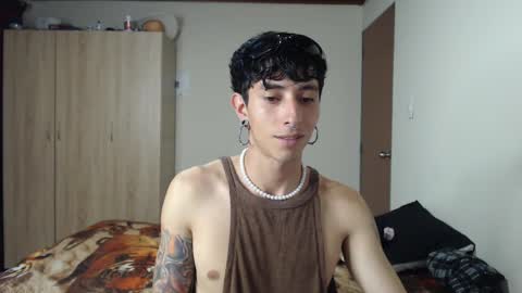 Snapshot of boy_fox_guys chatting on February 13, 2025, 2:34 am Boy Astro online show from February 13, 2025, 2:34 am