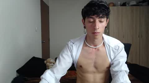 Snapshot of boy_fox_guys chatting on February 19, 2025, 3:06 am Boy Astro online show from February 19, 2025, 3:06 am