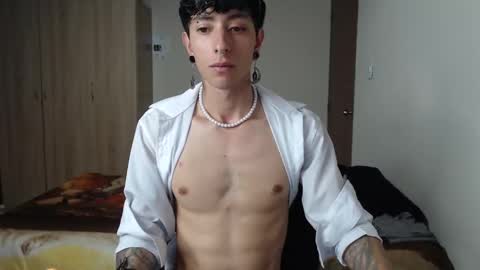Snapshot of boy_fox_guys chatting on February 21, 2025, 1:44 pm Boy Astro online show from February 21, 2025, 1:44 pm