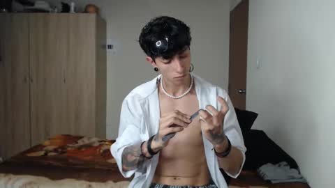 Snapshot of boy_fox_guys chatting on February 22, 2025, 12:49 am Boy Astro online show from February 22, 2025, 12:49 am