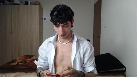Snapshot of boy_fox_guys chatting on February 23, 2025, 12:30 am Boy Astro online show from February 23, 2025, 12:30 am