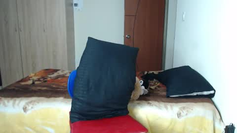 Snapshot of boy_fox_guys chatting on February 23, 2025, 3:35 am Boy Astro online show from February 23, 2025, 3:35 am
