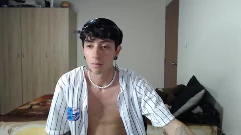 Snapshot of boy_fox_guys chatting on February 26, 2025, 12:16 am Boy Astro online show from February 26, 2025, 12:16 am